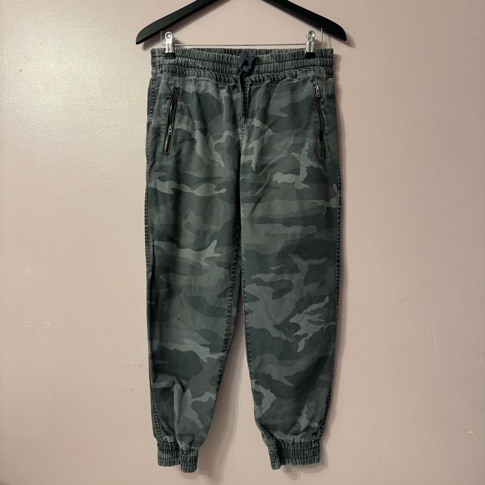 Aritzia TNA Alix Gray Highwaist Camo Jogger  Women Size S
